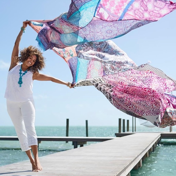 CHICO’S MYSTERY BOX (4 ITEMS) - Picture 4 of 5